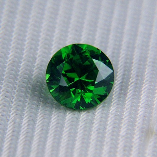 Top Gem Emerald Green Russian Demantoid Garnet 1.25 ct  Litnon.com