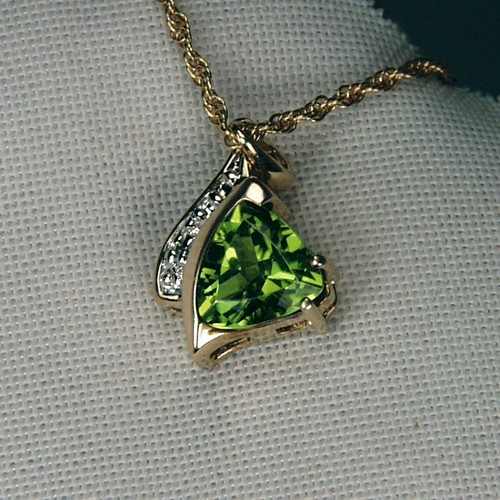 Fine Cut and Color Arizona Peridot 14kt Pendant  Litnon.com