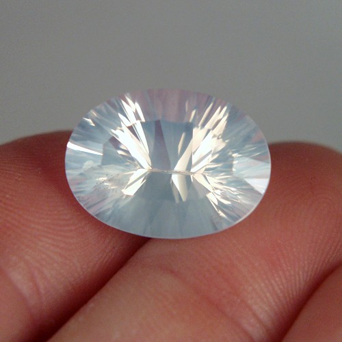 Top Cutting White Moonstone Sri Lanka 11.74 ct  Litnon.com