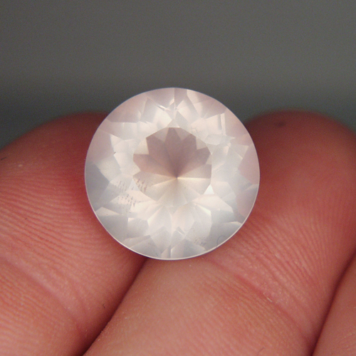Top USA Cut Light Rose Quartz Madagascar 14.10 ct  Litnon.com