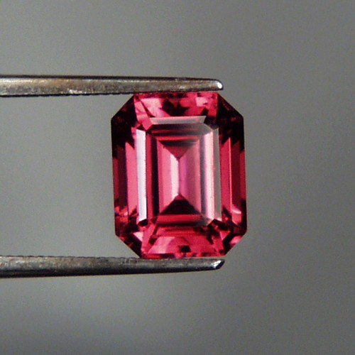 Quality Tanga Rhodolite Garnet Tanzania 1.80 ct  Litnon.com