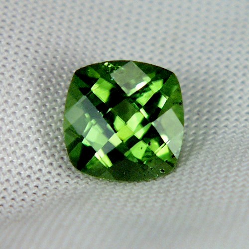 Bright and Pretty Fine Color Pakistan Peridot 3.46 ct  Litnon.com