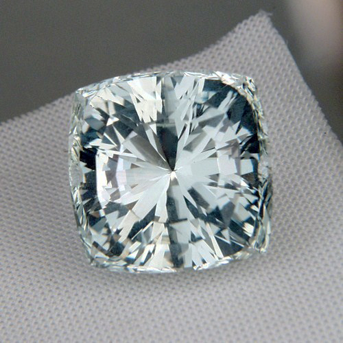 Huge Brilliant Light Green Beryl Brazil 39.51ct  Litnon.com