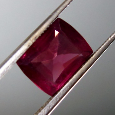 Natural Red Umba Sapphire Tanzania 2.31 ct  Litnon.com