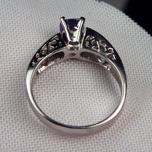 Quality Tanzanite Diamond 14 kt White Gold Ring  Litnon.com