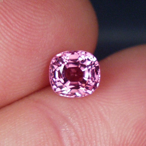Fine Color and Bright Pink Namya Spinel 1.93ct  Litnon.com