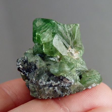 Fine Peridot Crystal Mineral Specimen Pakistan  Litnon.com