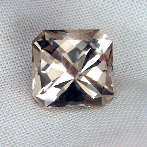  Top Cut Light Color Smokey Quartz 9.11 ct  Litnon.com