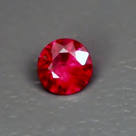 Natural and Untreated Vietnam Ruby 0.40 ct  Litnon.com