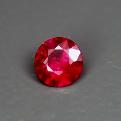 Natural and Untreated Vietnam Ruby 0.40 ct  Litnon.com