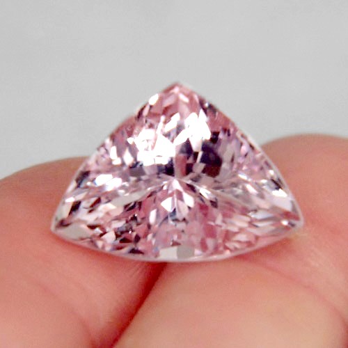 Top Cut Bright Pink Kunzite Afghanistan 17.81 ct  Litnon.com