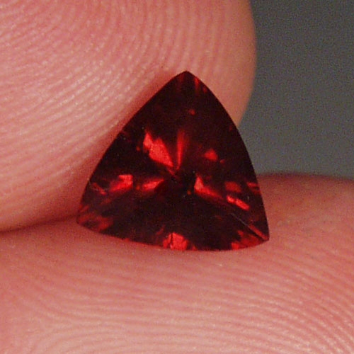  Red Fire Crimson Color Umba River Garnet 1.69 ct  Litnon.com