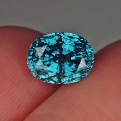 Special Color and Quality Blue Zircon Cambodia 5.98 ct  Litnon.com