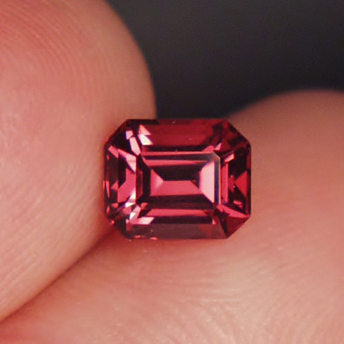 Quality Tanga Rhodolite Garnet Tanzania 1.45ct  Litnon.com