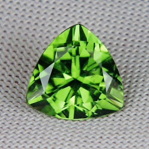 Fine Quality Bright and Pretty Arizona Peridot 3.62 ct  Litnon.com