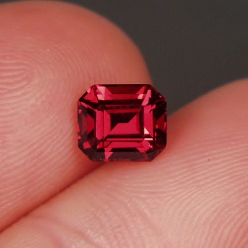 Quality Tanga Rhodolite Garnet Tanzania 1.93ct  Litnon.com