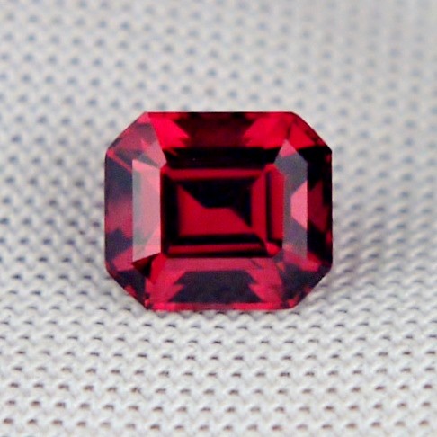 Quality Tanga Rhodolite Garnet Tanzania 1.93ct  Litnon.com