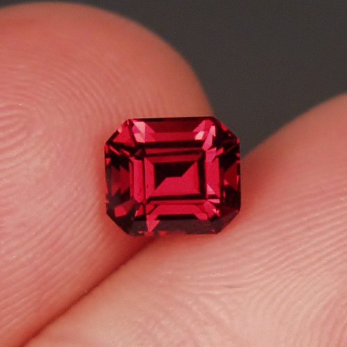 Quality Tanga Rhodolite Garnet Tanzania 1.93ct  Litnon.com