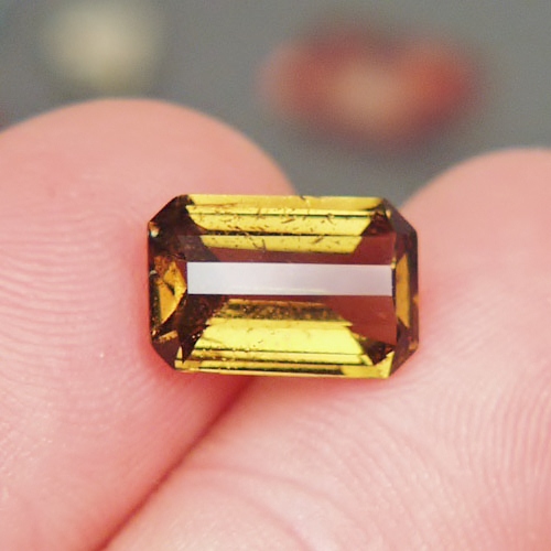 Rare Collectors Color Shift Vesuvianite - Idocrase 4.95ct  Litnon.com