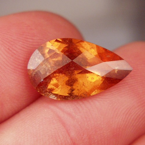Huge Collectors Ultra Rare Clinohumite Pakistan 9.73 ct  Litnon.com