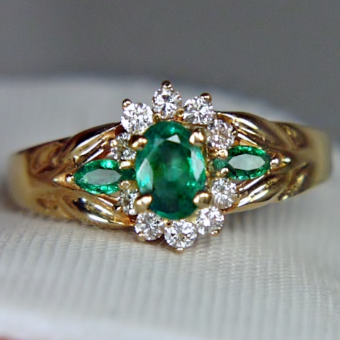 Fine Color Emerald Diamond 14 kt Ring  Litnon.com