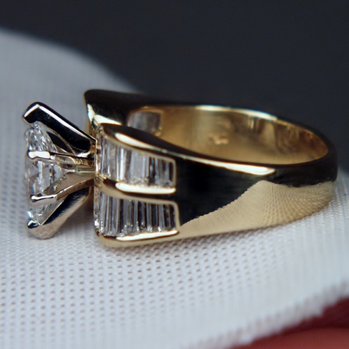 Quality Diamonds Estate 14 kt Diamond Ring  Litnon.com