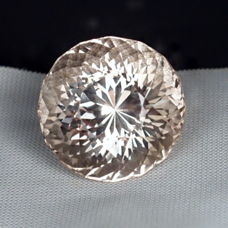 Huge and Brilliant Precious Topaz Pakistan 67.5 ct  Litnon.com