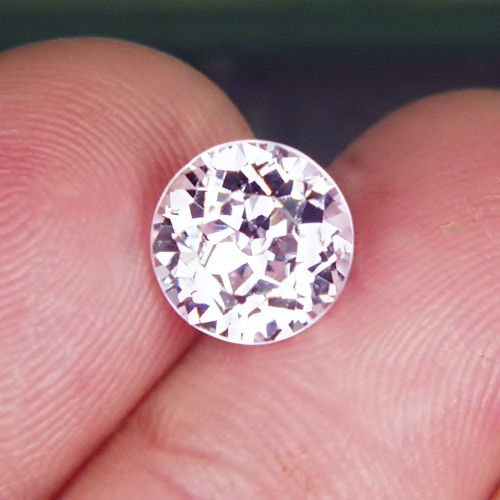 Big Brilliant and Rare Natural Pink Ceylon Sapphire 4.04 ct  Litnon.com