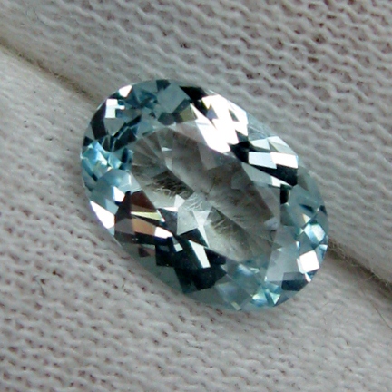 Bright USA Cut Light Blue Aquamarine Vietnam 1.32 ct  Litnon.com