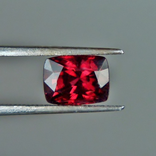 Deep Blood Red Pretty Spinel 1.77 ct  Litnon.com