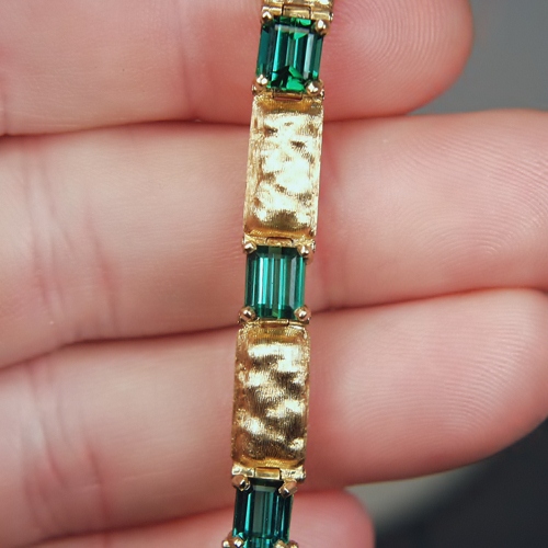 Quality Estate 18 Karat Blue - Green Tourmaline Bracelet GLI  Litnon.com