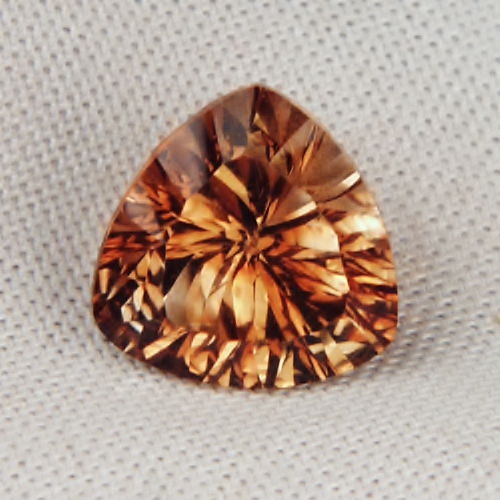 Color and Fine Cutting Bright Sherry Topaz Brazil 9.21 ct  Litnon.com