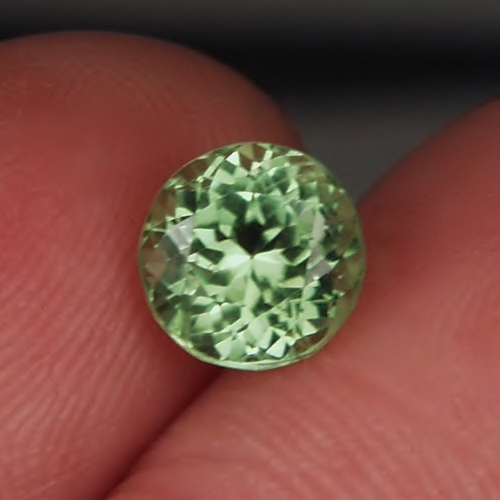 Brilliant Portuguese Cut Pakistan Peridot 8 mm 2.37ct  Litnon.com