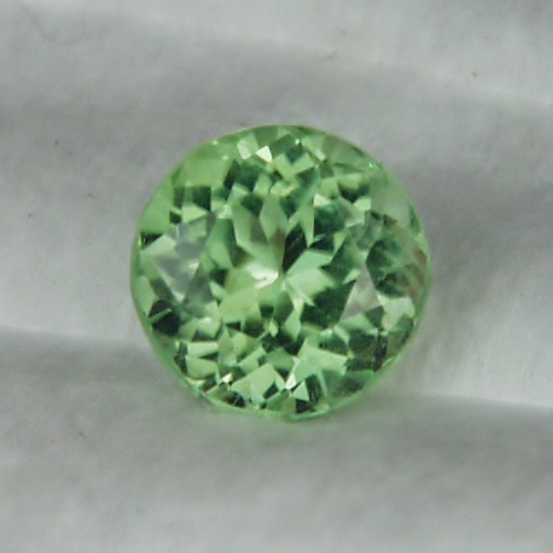 Brilliant Portuguese Cut Pakistan Peridot 8 mm 2.37ct  Litnon.com