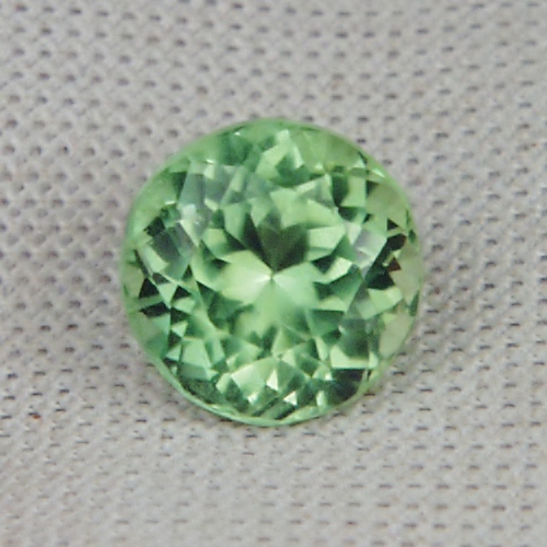 Brilliant Portuguese Cut Pakistan Peridot 8 mm 2.37ct  Litnon.com
