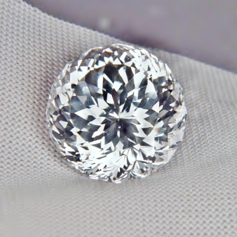 Artisan Cut White Lab Sapphire - Corrundum 23.28 ct.  Litnon.com