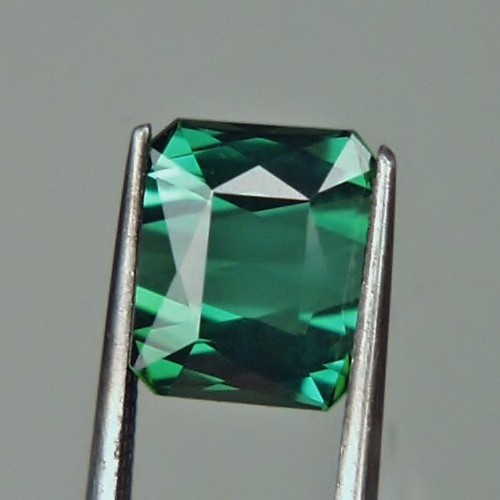 Fine Color and Bright Green Tourmaline Nigeria 2.53 ct  Litnon.com