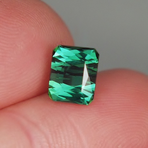 Fine Color and Bright Green Tourmaline Nigeria 2.53 ct  Litnon.com