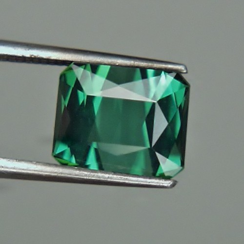 Fine Color and Bright Green Tourmaline Nigeria 2.53 ct  Litnon.com