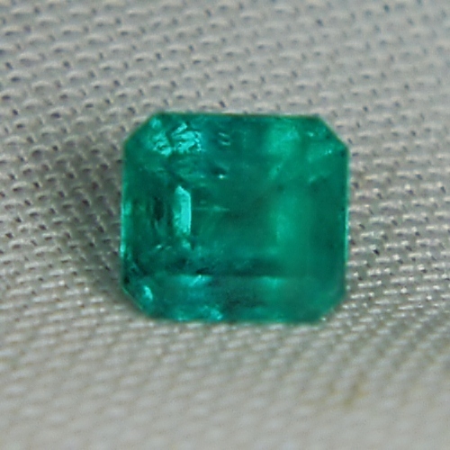 Bright and Nice Color Untreated Colombian Emerald 1.33ct Litnon.com