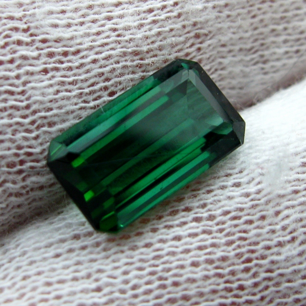 Bright and Clean Old Stock Fine Green Tourmaline Brazil 3.19 ct  Litnon.com
