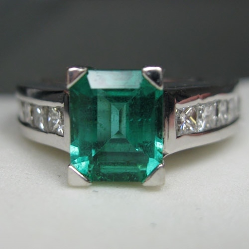 Estate I8kt White Gold Colombian Emerald and Diamond Ring  Litnon.com