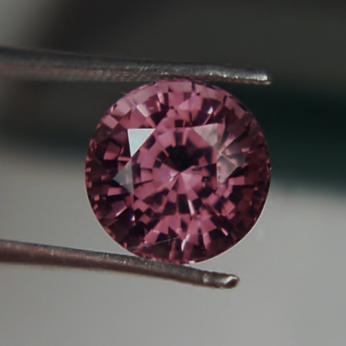 Quality Color Shift Natural Spinel Sri Lanka 3.20 ct  Litnon.com