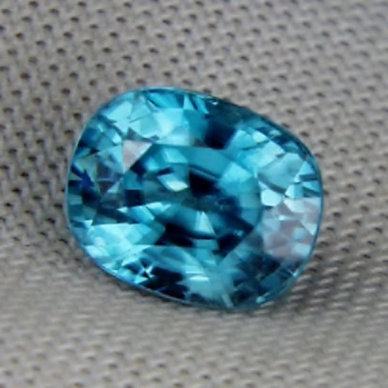 Bright and Fine Color Blue Zircon Cambodia 3.91 ct  Litnon.com