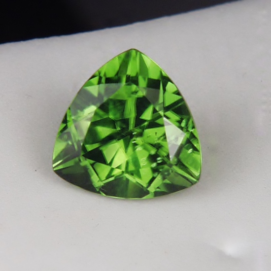 Fine Quality Bright and Pretty Arizona Peridot 4.92 ct  Litnon.com