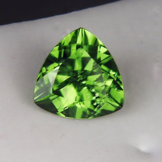 Fine Quality Bright and Pretty Arizona Peridot 4.92 ct  Litnon.com