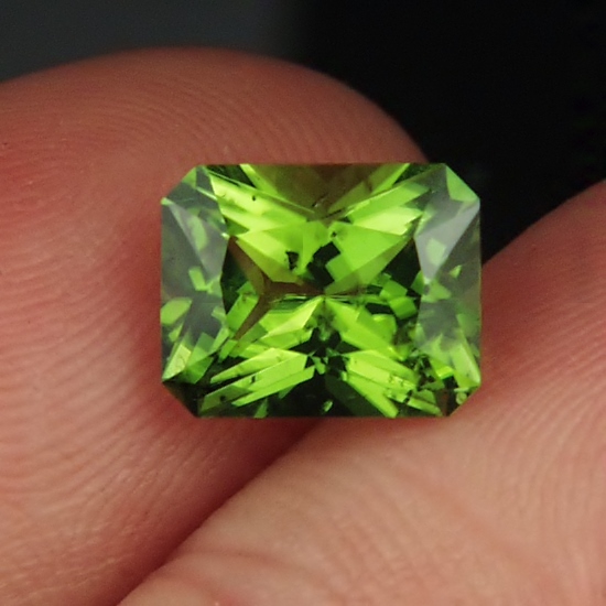 Fine Quality Bright and Pretty Arizona Peridot 3.71 ct Litnon.com