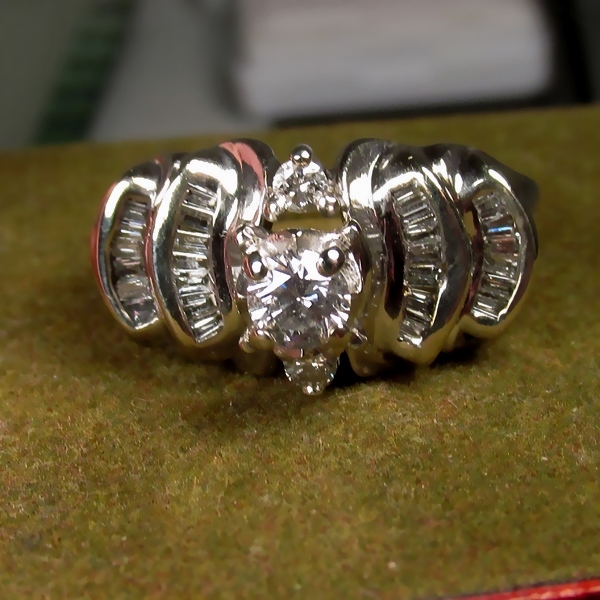 NR Estate 10kt White Gold Diamond Engagement/ Wedding Ring 1.0ct tw  Litnon.com