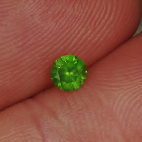 Rare Gem Chrome Green Russian Demantoid Garnet  Litnon.com