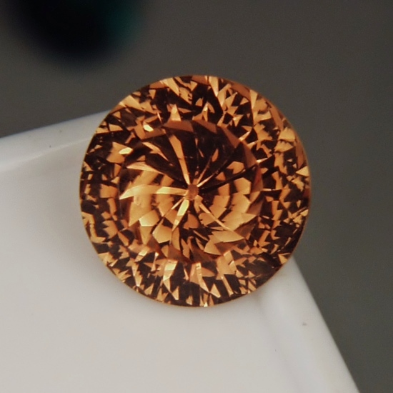 Color and Fine Cutting Bright Sherry Topaz Brazil 9.47 ct  Litnon.com